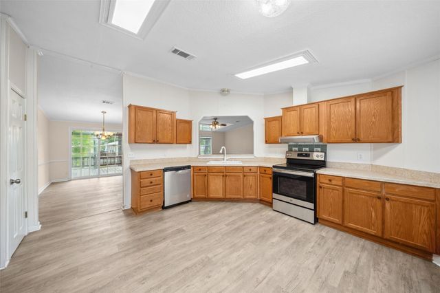 651 Cedar Point Drive, Livingston, TX 77351