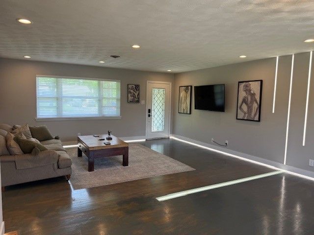 436 Degan Avenue, Lewisville, TX 75057