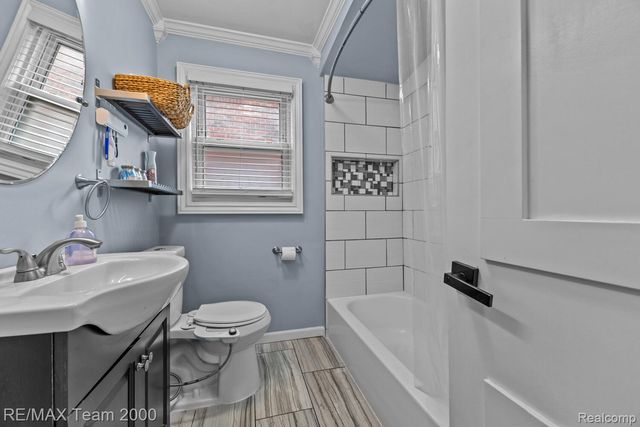 15551 Warwick Avenue, Allen Park, MI 48101