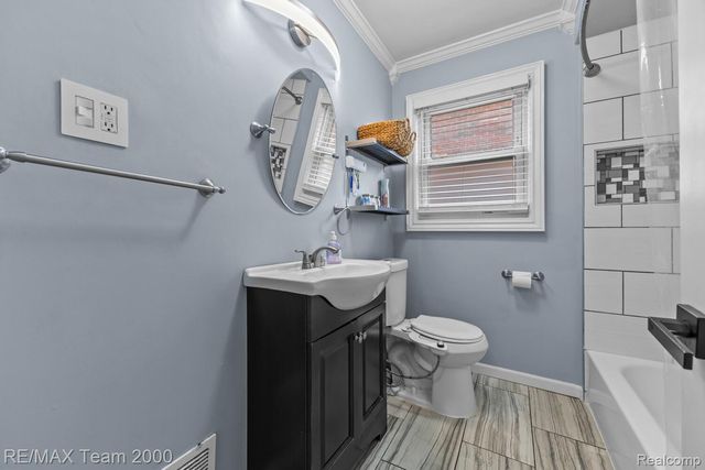 15551 Warwick Avenue, Allen Park, MI 48101