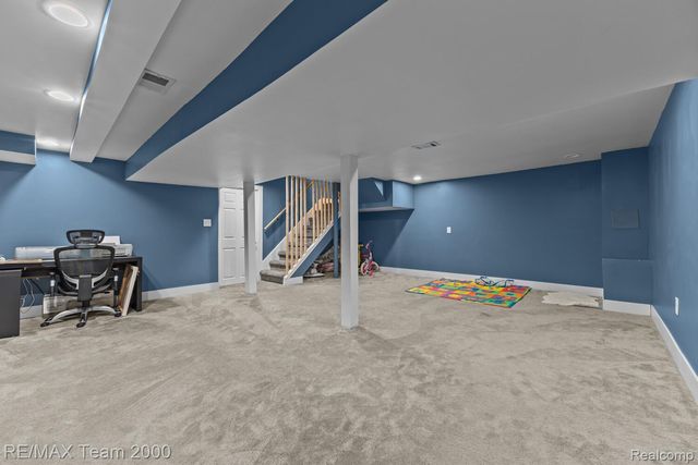 15551 Warwick Avenue, Allen Park, MI 48101