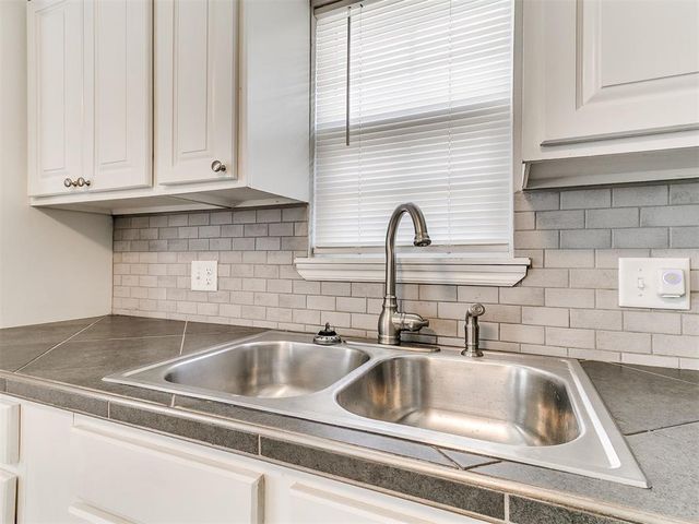 2729 SW 60th Place, Oklahoma City, OK 73159