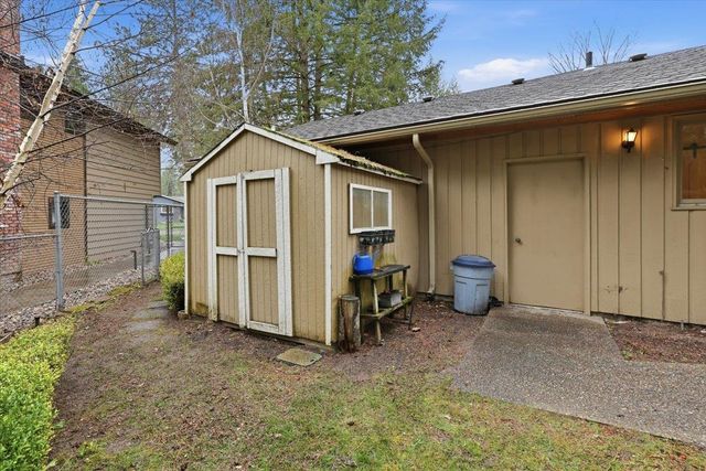 1412 W Crestwood Ct, Spokane, WA 99218