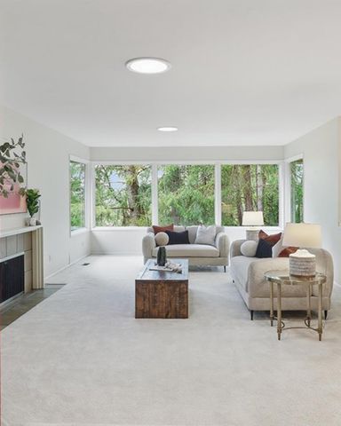 1412 W Crestwood Ct, Spokane, WA 99218