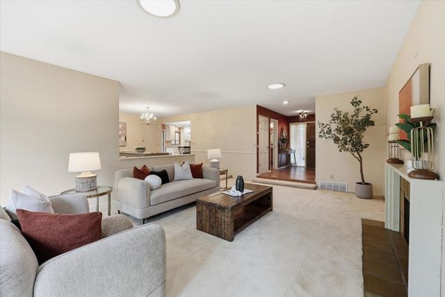 1412 W Crestwood Ct, Spokane, WA 99218