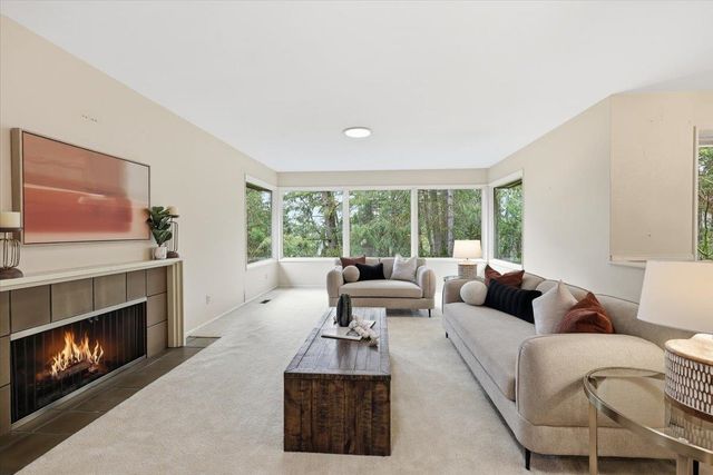 1412 W Crestwood Ct, Spokane, WA 99218