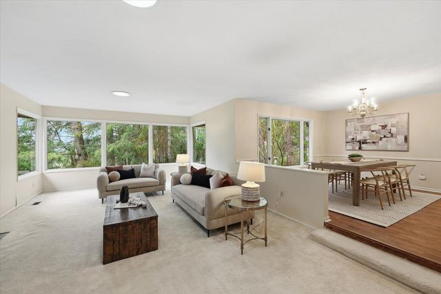 1412 W Crestwood Ct, Spokane, WA 99218