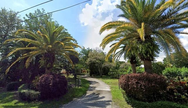 4000 NW 74th Street, Coconut Creek, FL 33073