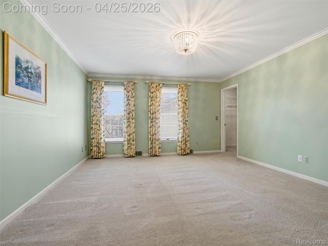 118 Windwood Pointe, St. Clair Shores, MI 48080
