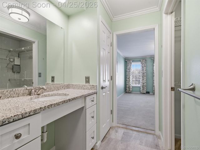 118 Windwood Pointe, St. Clair Shores, MI 48080