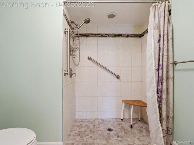 118 Windwood Pointe, St. Clair Shores, MI 48080