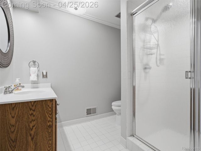 118 Windwood Pointe, St. Clair Shores, MI 48080
