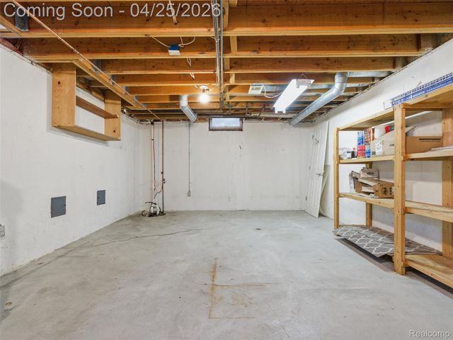 118 Windwood Pointe, St. Clair Shores, MI 48080