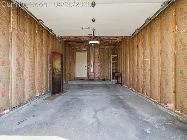 118 Windwood Pointe, St. Clair Shores, MI 48080