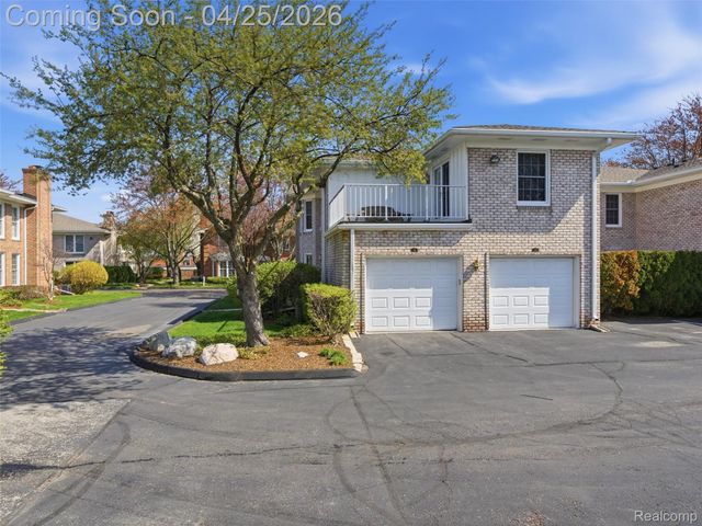 118 Windwood Pointe, St. Clair Shores, MI 48080
