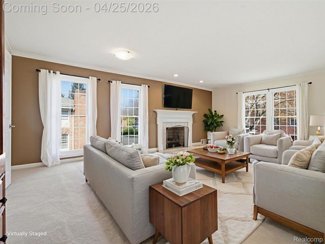 118 Windwood Pointe, St. Clair Shores, MI 48080