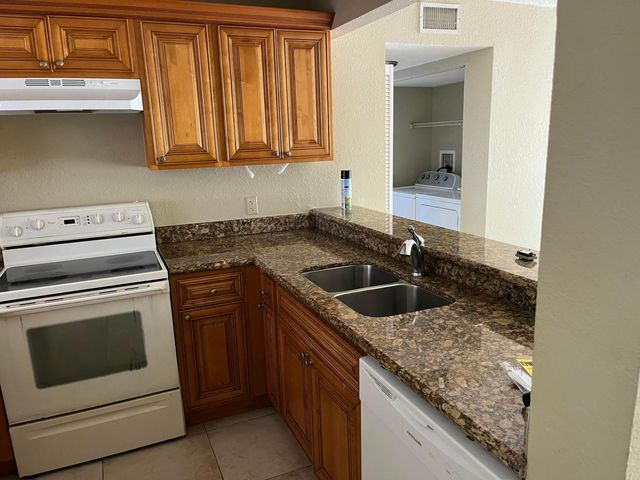 1600 Balfour Point Drive F, West Palm Beach, FL 33411