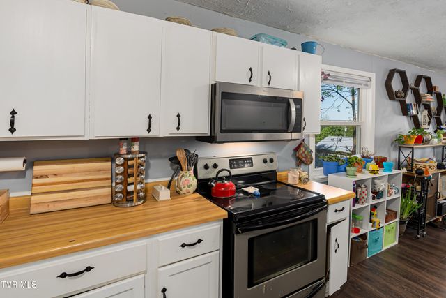 304 East Chestnut Street, Johnson City, TN 37601