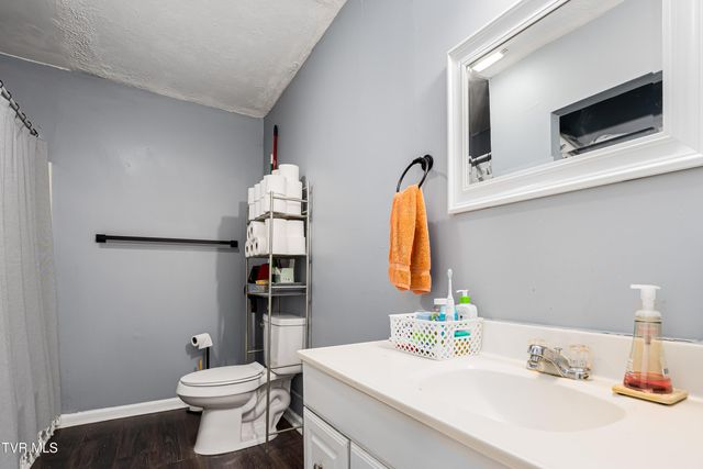 304 East Chestnut Street, Johnson City, TN 37601