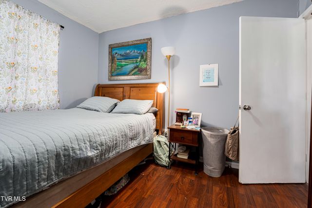 304 East Chestnut Street, Johnson City, TN 37601