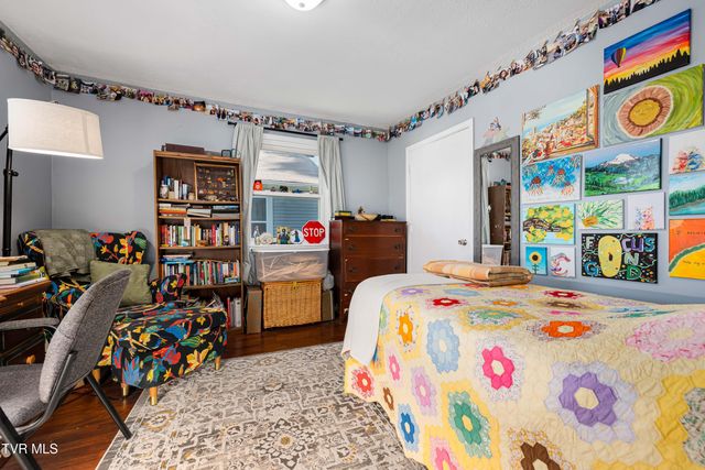 304 East Chestnut Street, Johnson City, TN 37601