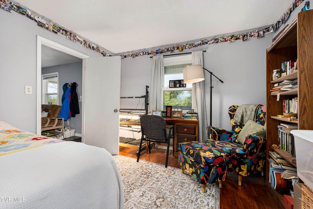 304 East Chestnut Street, Johnson City, TN 37601