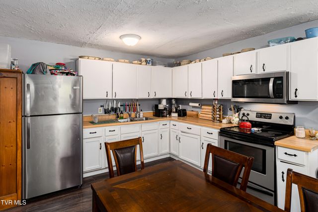 304 East Chestnut Street, Johnson City, TN 37601