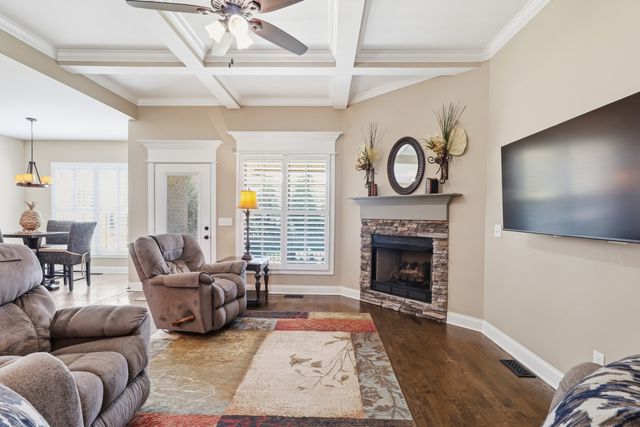 2328 Lionheart Dr, Murfreesboro, TN 37130