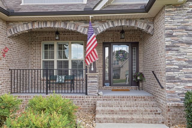2328 Lionheart Dr, Murfreesboro, TN 37130
