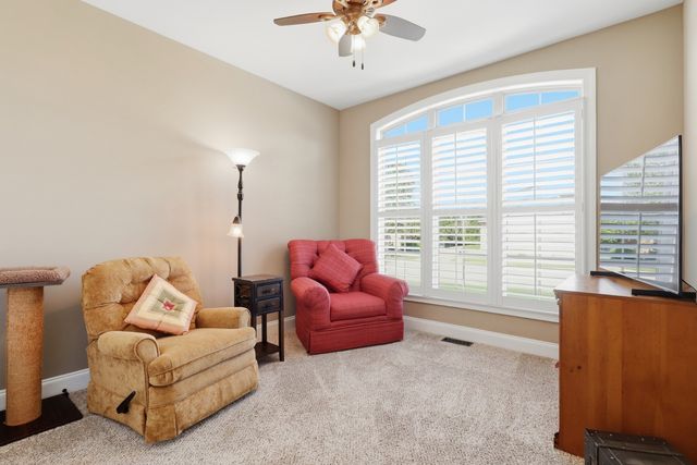 2328 Lionheart Dr, Murfreesboro, TN 37130