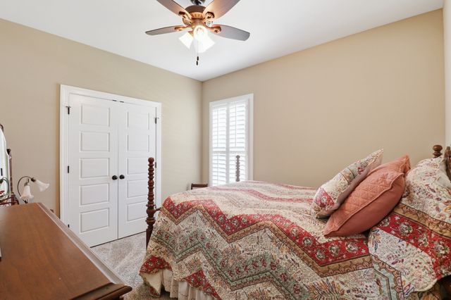 2328 Lionheart Dr, Murfreesboro, TN 37130