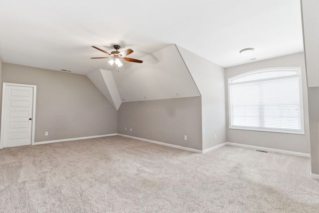 2328 Lionheart Dr, Murfreesboro, TN 37130