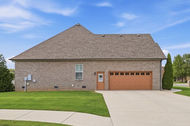 2328 Lionheart Dr, Murfreesboro, TN 37130