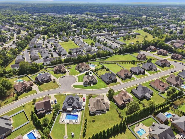 2328 Lionheart Dr, Murfreesboro, TN 37130