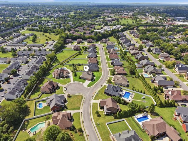 2328 Lionheart Dr, Murfreesboro, TN 37130