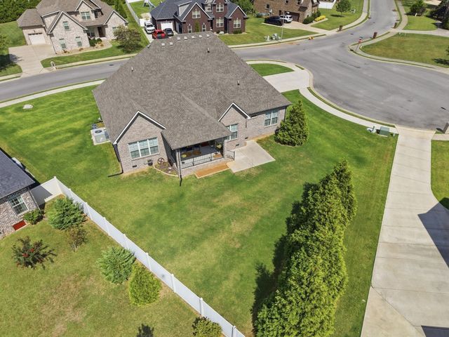 2328 Lionheart Dr, Murfreesboro, TN 37130