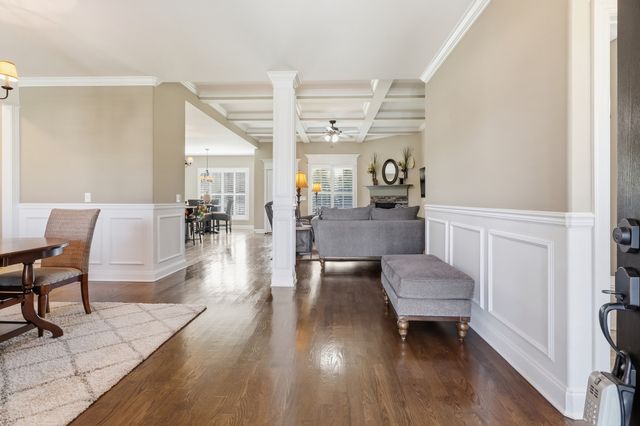 2328 Lionheart Dr, Murfreesboro, TN 37130