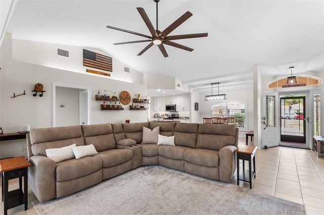120 MORNING GLORY CIRCLE, Winter Haven, FL 33884