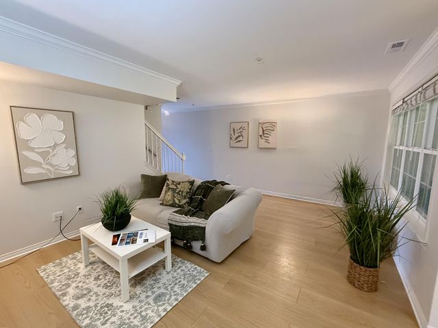 3039 Barclay Way, Ann Arbor, MI 48105