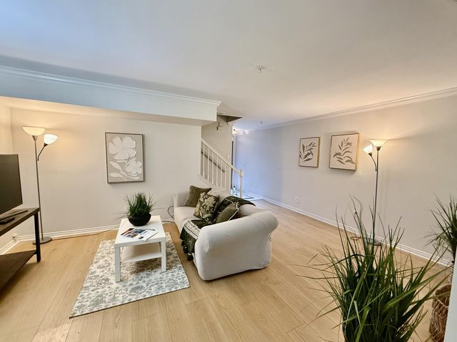 3039 Barclay Way, Ann Arbor, MI 48105