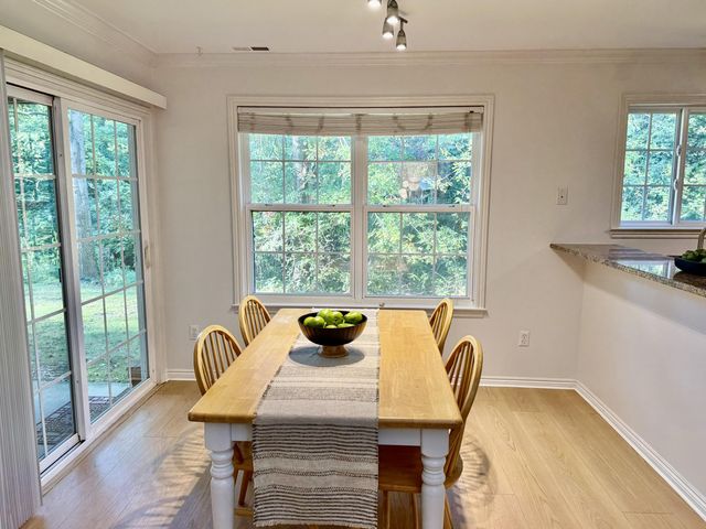 3039 Barclay Way, Ann Arbor, MI 48105