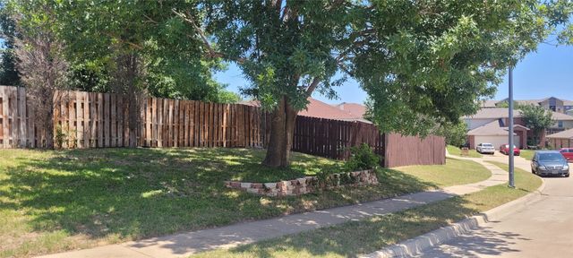 5312 Kingslink Circle, Fort Worth, TX 76135