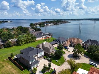 32 Waterford Way, Montgomery, TX 77356
