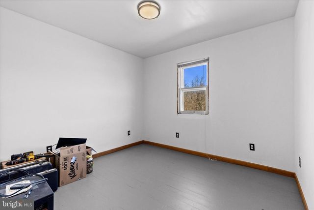 68 GAMBERS CORNER RD, Duncannon, PA 17020