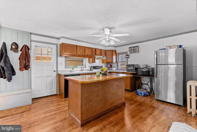 68 GAMBERS CORNER RD, Duncannon, PA 17020