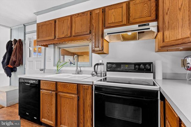 68 GAMBERS CORNER RD, Duncannon, PA 17020