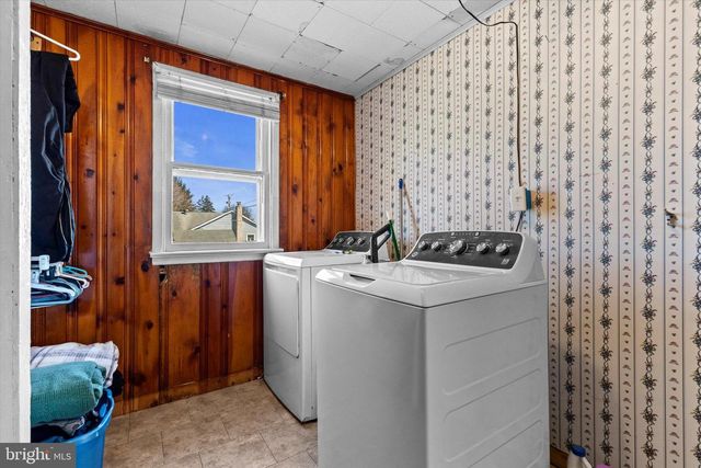 68 GAMBERS CORNER RD, Duncannon, PA 17020