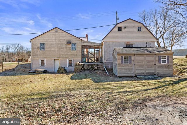 68 GAMBERS CORNER RD, Duncannon, PA 17020