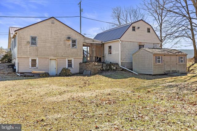 68 GAMBERS CORNER RD, Duncannon, PA 17020