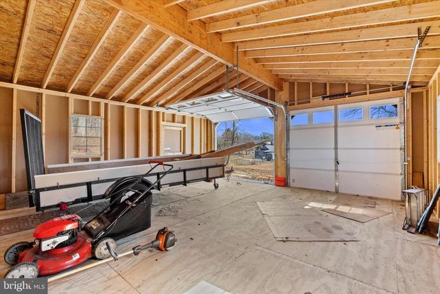 68 GAMBERS CORNER RD, Duncannon, PA 17020